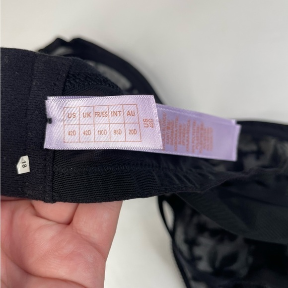 Savage x Fenty Black Unlined 3D Floral Bra Size 42D - Picture 6 of 7